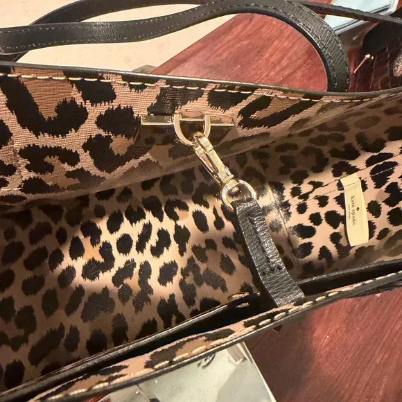 Kate Spade Black Tote with Leopard Print Pouch - Picture 7 of 12